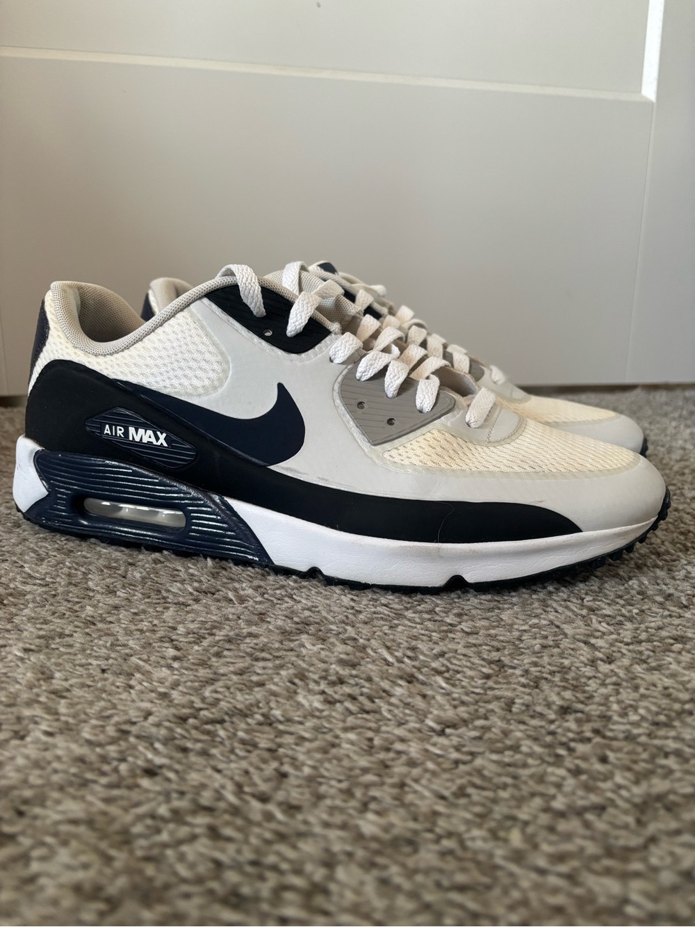 Nike Air Max Men's White and Navy Low-Top Sneakers